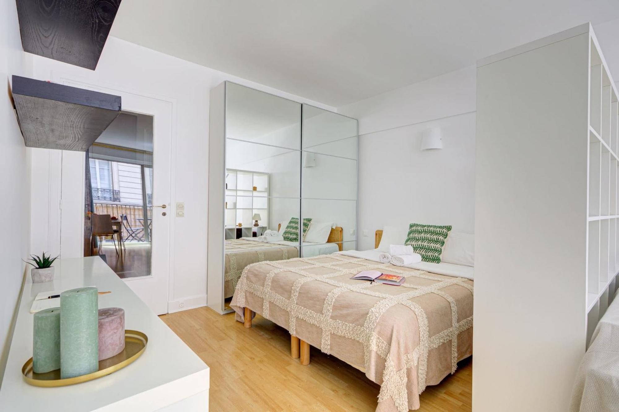 St Germain & Le Bon Marche With Balcony - Cityapartmentstay ปารีส ภายนอก รูปภาพ