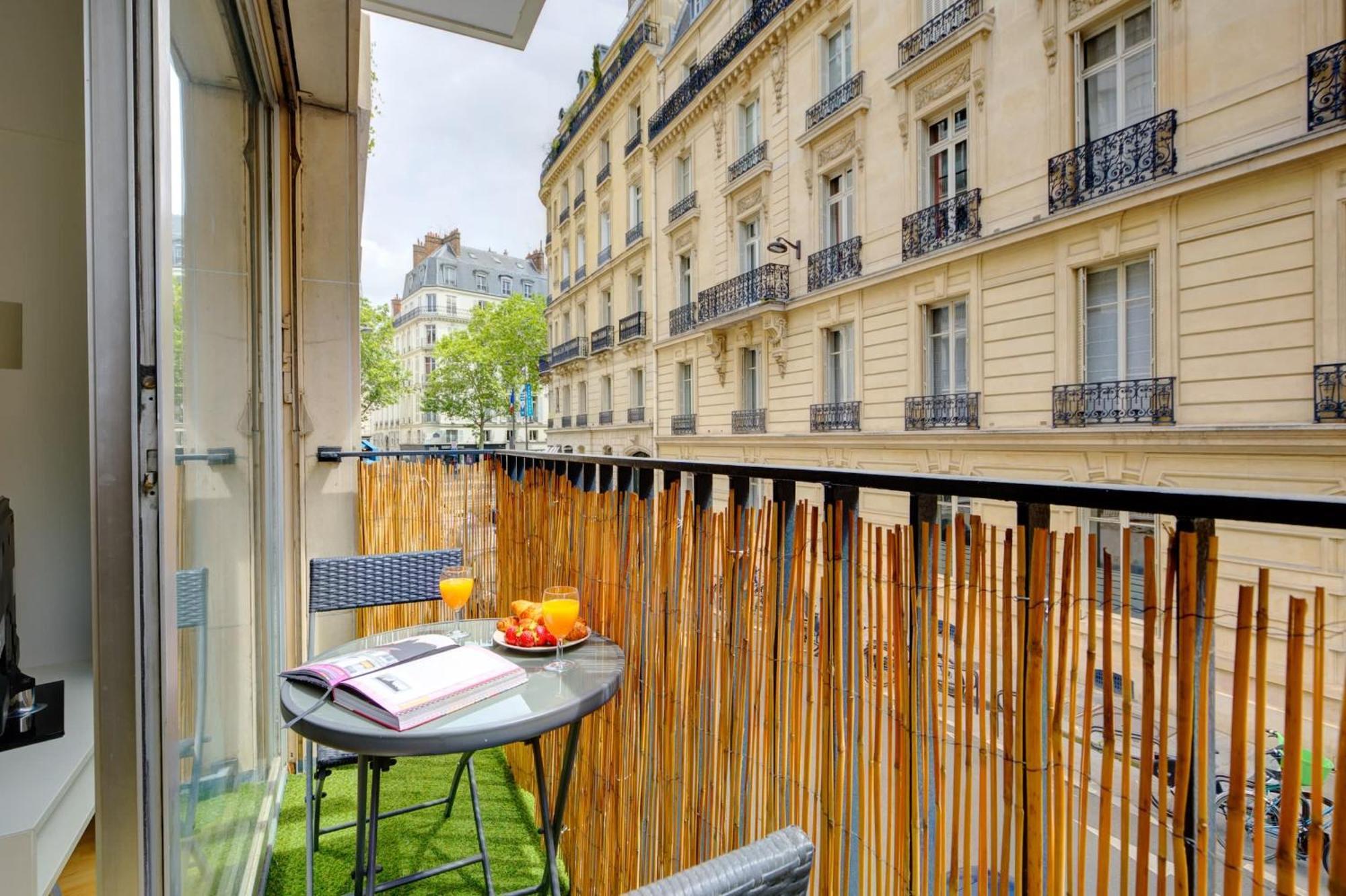 St Germain & Le Bon Marche With Balcony - Cityapartmentstay ปารีส ภายนอก รูปภาพ